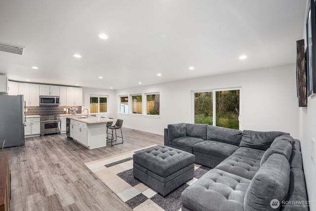 19515 26th Street Ct SW, Lakebay, WA 98349