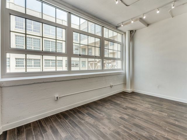 2600 W 7th Street 1613, Fort Worth, TX 76107