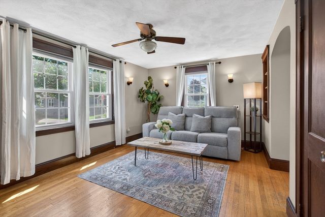 25 Pleasant St., Saugus, MA 01906