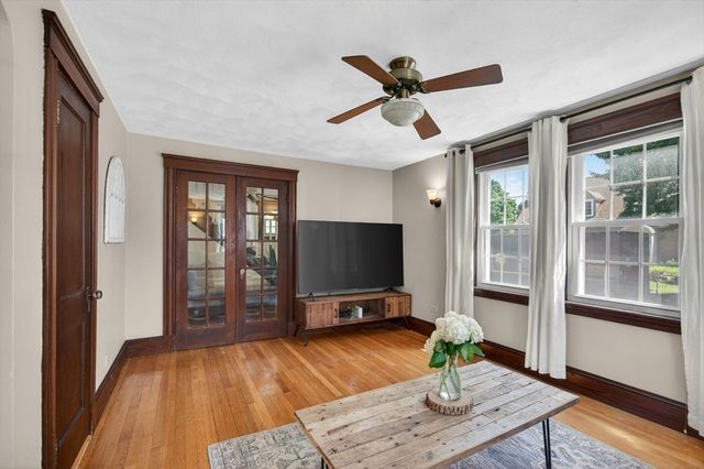 25 Pleasant St., Saugus, MA 01906