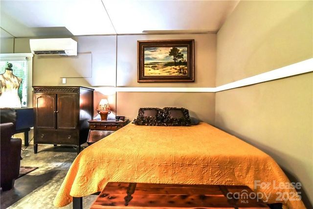 543 College Street, Asheville, NC 28801