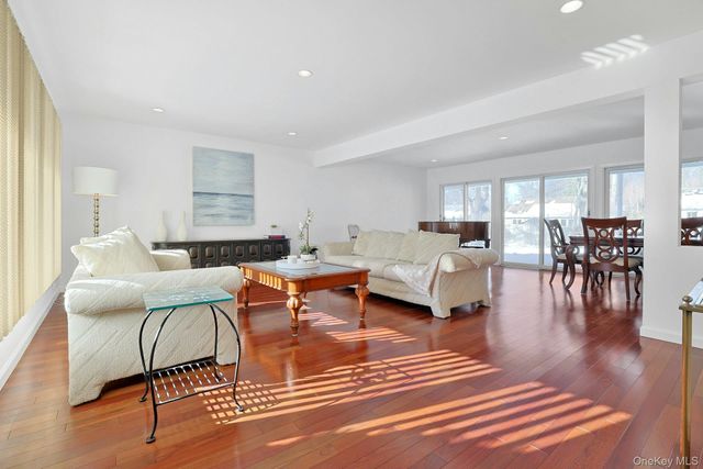 32 Lambert Lane, New Rochelle, NY 10804