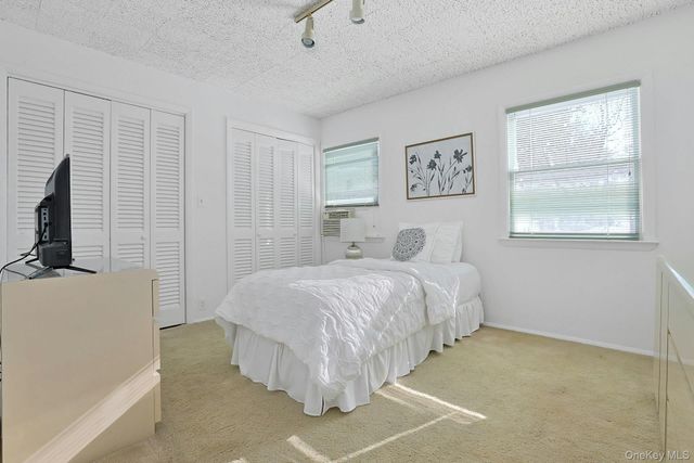 32 Lambert Lane, New Rochelle, NY 10804