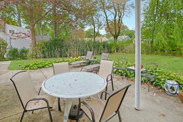 32 Lambert Lane, New Rochelle, NY 10804