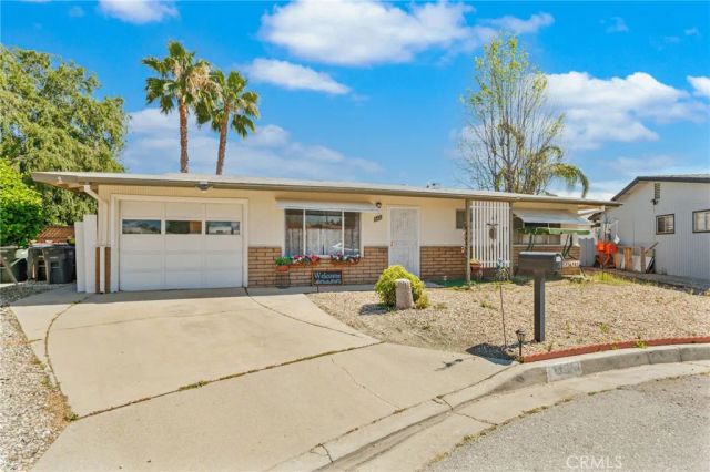 860 Felipe Place, Hemet, CA 92543