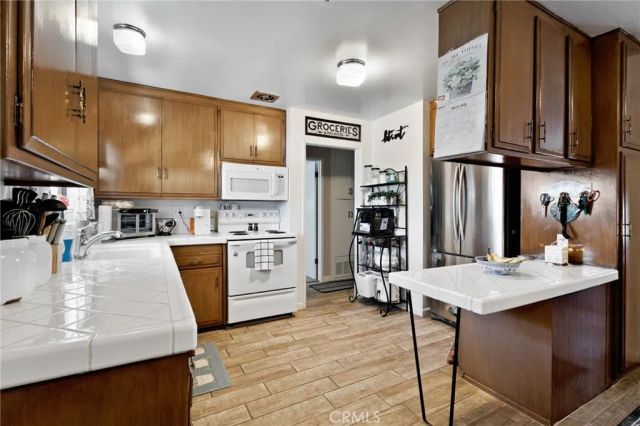 860 Felipe Place, Hemet, CA 92543