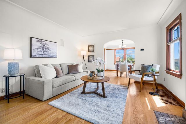 8248 16th Avenue NE, Seattle, WA 98115