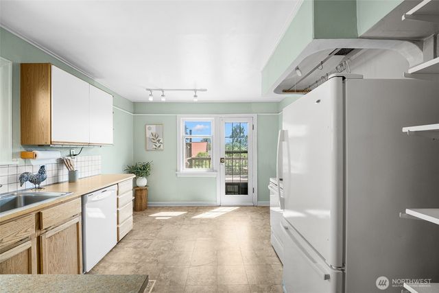 8248 16th Avenue NE, Seattle, WA 98115