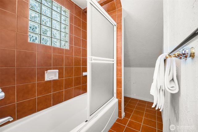 8248 16th Avenue NE, Seattle, WA 98115