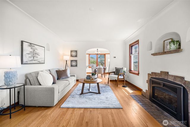 8248 16th Avenue NE, Seattle, WA 98115