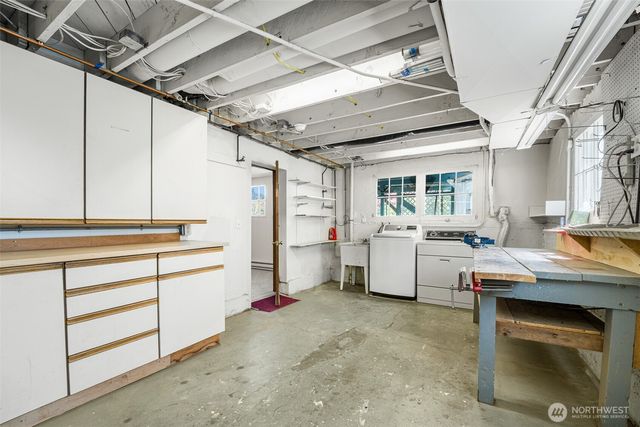 8248 16th Avenue NE, Seattle, WA 98115