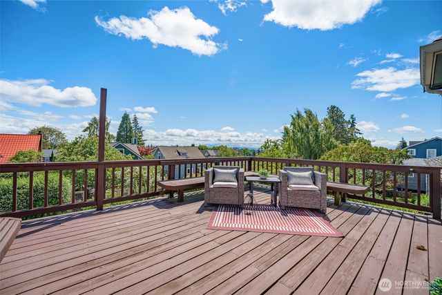 8248 16th Avenue NE, Seattle, WA 98115