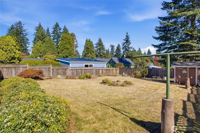 11752 20th Avenue NE, Seattle, WA 98125