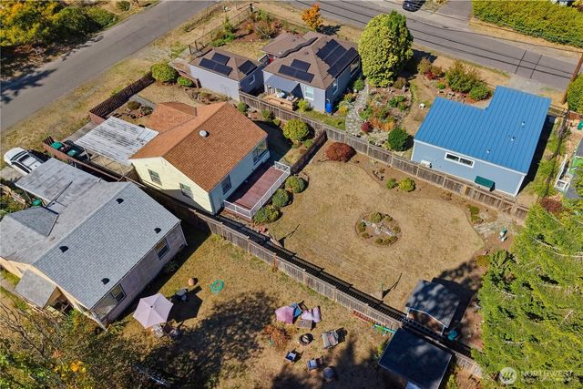 11752 20th Avenue NE, Seattle, WA 98125