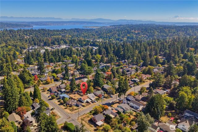 11752 20th Avenue NE, Seattle, WA 98125