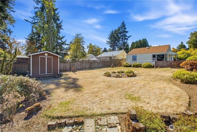 11752 20th Avenue NE, Seattle, WA 98125
