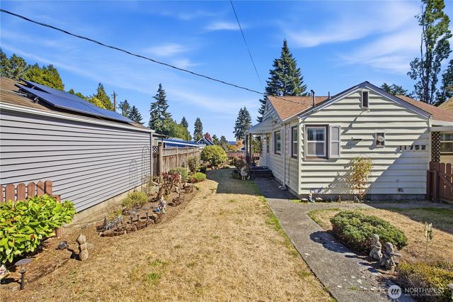 11752 20th Avenue NE, Seattle, WA 98125