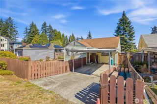 11752 20th Avenue NE, Seattle, WA 98125
