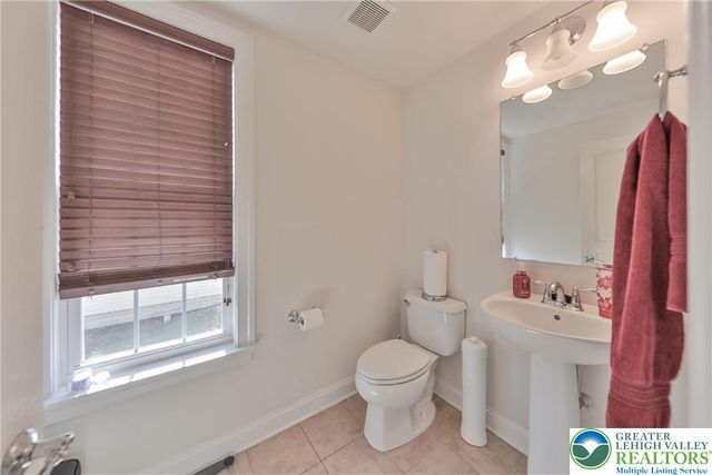 1919 Pembrooke Drive, Lower Macungie Twp, PA 18062