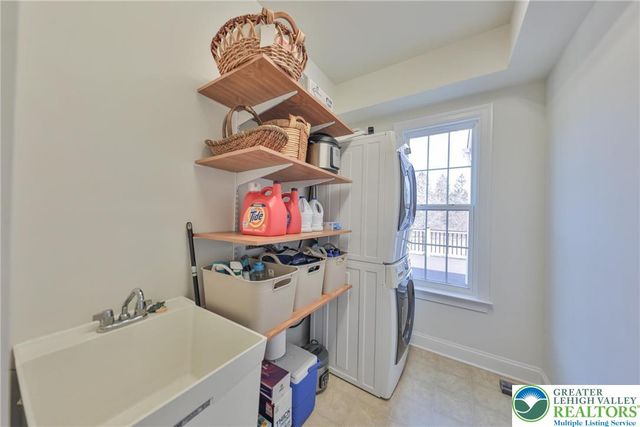 1919 Pembrooke Drive, Lower Macungie Twp, PA 18062