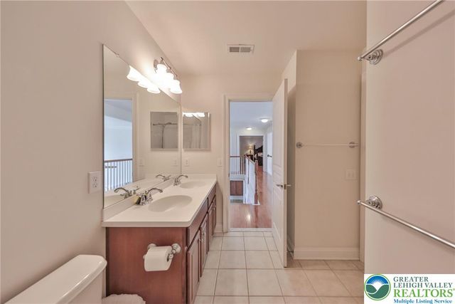 1919 Pembrooke Drive, Lower Macungie Twp, PA 18062