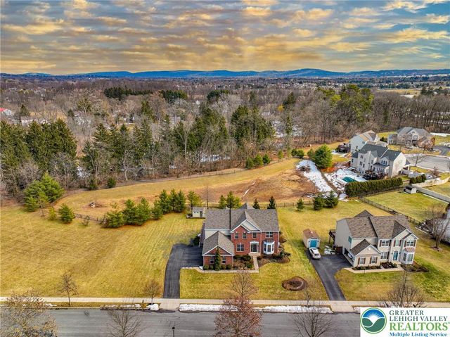 1919 Pembrooke Drive, Lower Macungie Twp, PA 18062