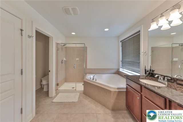 1919 Pembrooke Drive, Lower Macungie Twp, PA 18062