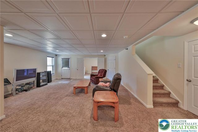 1919 Pembrooke Drive, Lower Macungie Twp, PA 18062