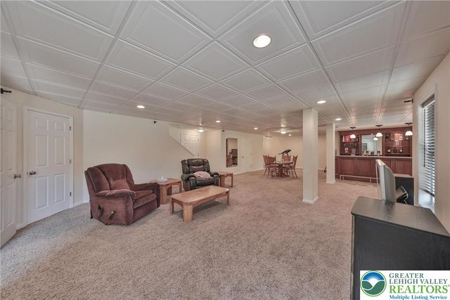 1919 Pembrooke Drive, Lower Macungie Twp, PA 18062