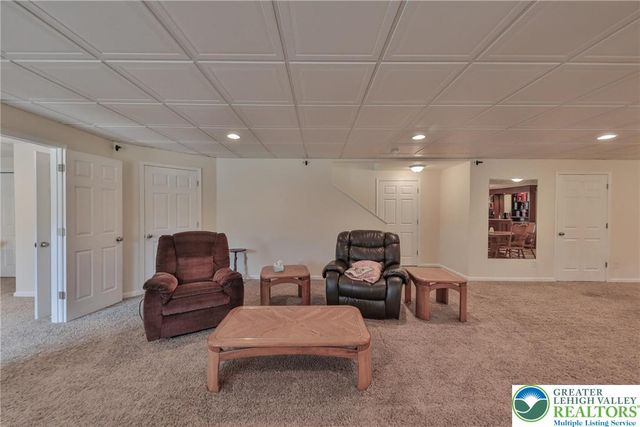 1919 Pembrooke Drive, Lower Macungie Twp, PA 18062