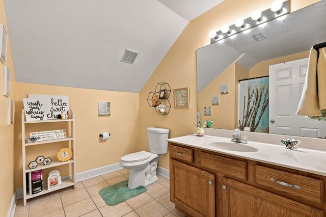 812 Renaissance Ave, Murfreesboro, TN 37129