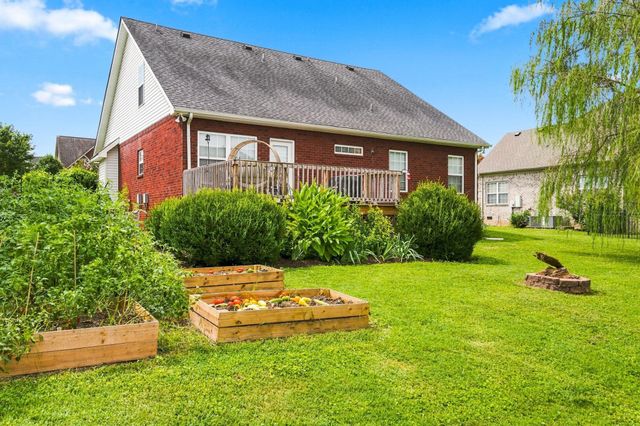 812 Renaissance Ave, Murfreesboro, TN 37129
