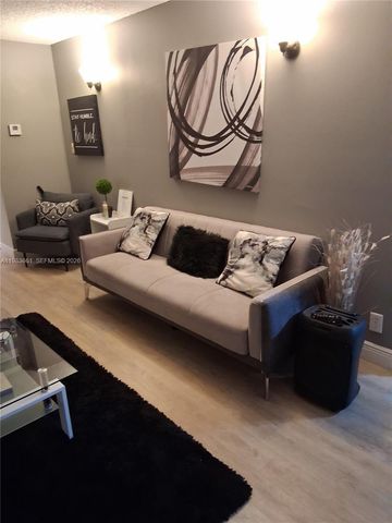 9450 Live Oak Pl 408, Davie, FL 33324