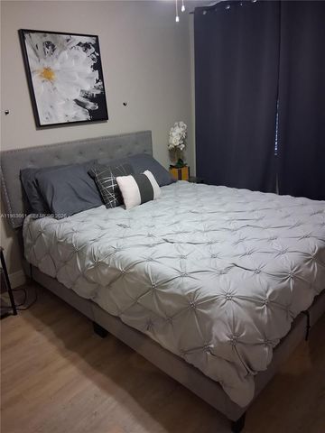 9450 Live Oak Pl 408, Davie, FL 33324