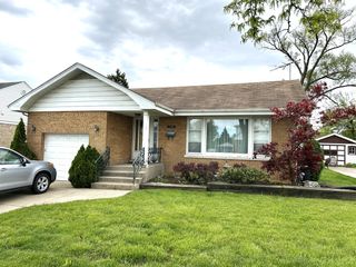 7141 W KEENEY Street, Niles, IL 60714