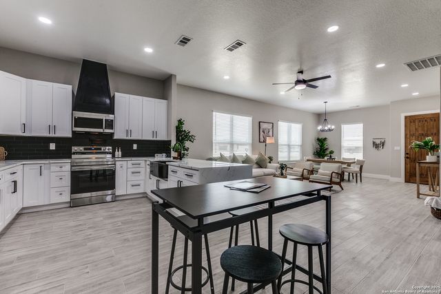 16114 Vaquero, Atascosa, TX 78002