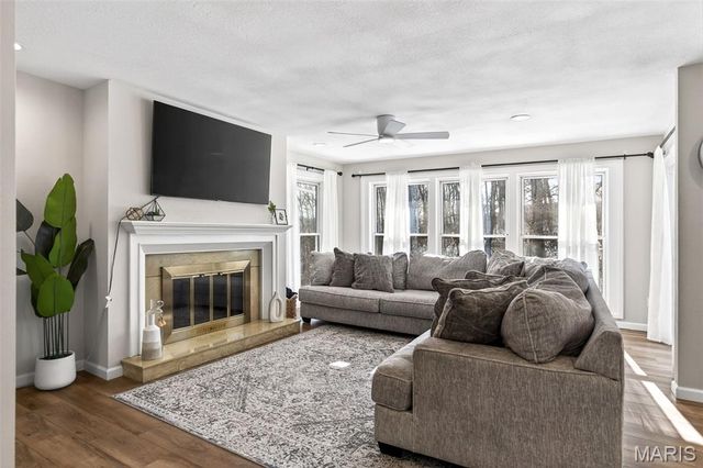 836 Wheelwright Drive, Manchester, MO 63021