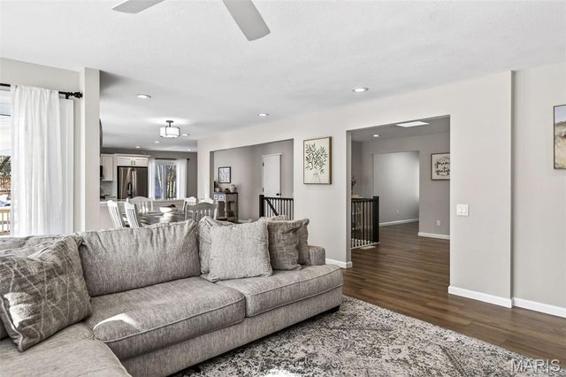 836 Wheelwright Drive, Manchester, MO 63021