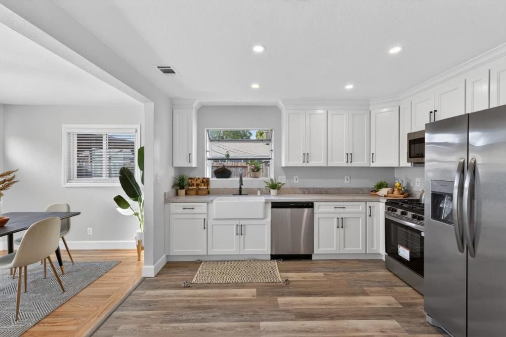 Image 11 of property listing at 449 Cottonwood Street, Vacaville, CA 95688