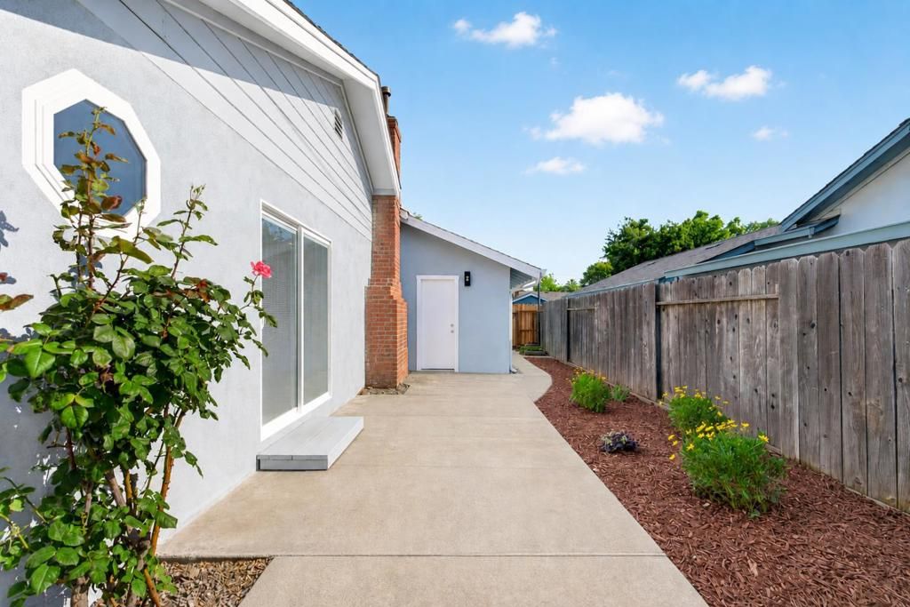 Image 22 of property listing at 449 Cottonwood Street, Vacaville, CA 95688