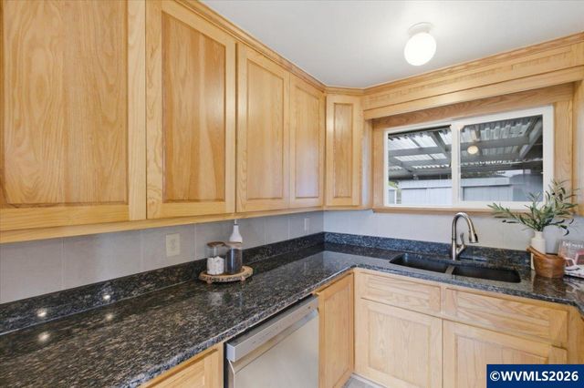 3630 Circle Dr SE, Albany, OR 97322