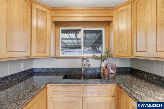 3630 Circle Dr SE, Albany, OR 97322