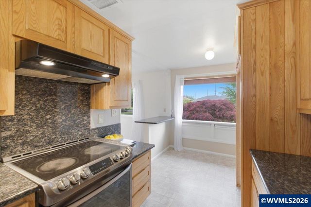 3630 Circle Dr SE, Albany, OR 97322