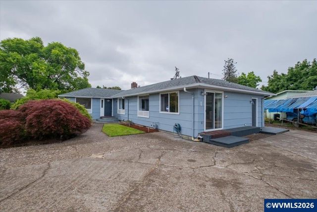 3630 Circle Dr SE, Albany, OR 97322