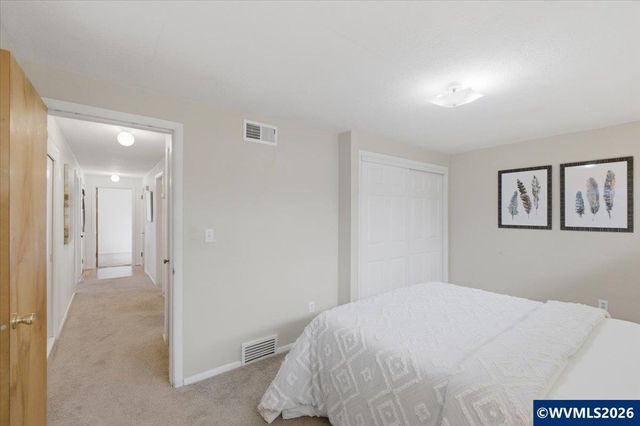 3630 Circle Dr SE, Albany, OR 97322