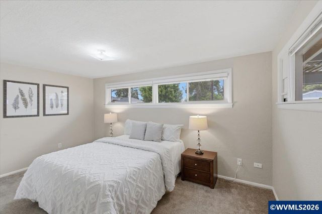 3630 Circle Dr SE, Albany, OR 97322