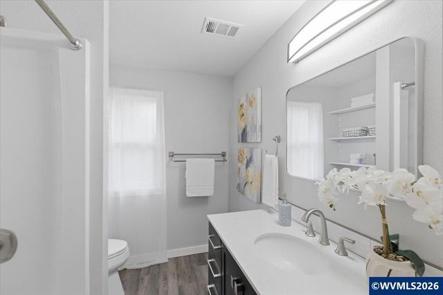 3630 Circle Dr SE, Albany, OR 97322