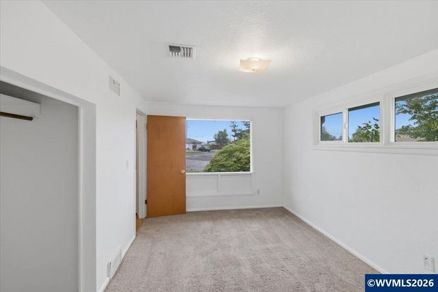 3630 Circle Dr SE, Albany, OR 97322