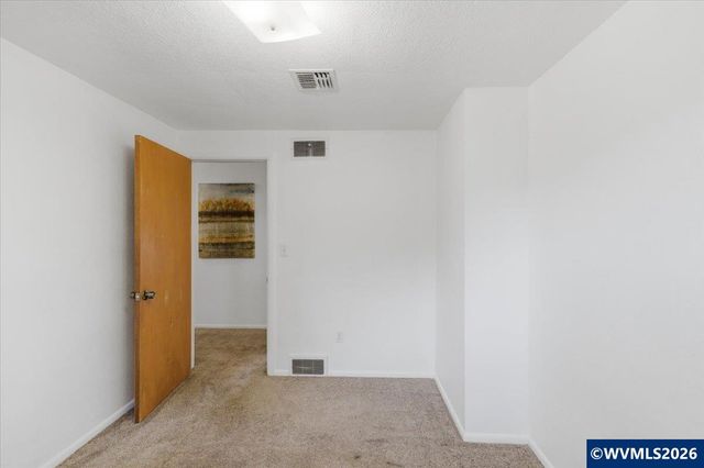 3630 Circle Dr SE, Albany, OR 97322