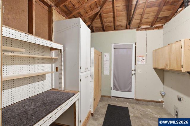 3630 Circle Dr SE, Albany, OR 97322